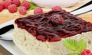 Frambuazlı Trileçe Tarifi En Kolay Sütlü Tatlı Tarifleri Frambuazlı Trileçe Tarifi En Kolay Sütlü Tatlı Tarifleri