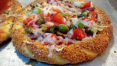 Simit Pizza Tarifi En Kolay Hamur İşi Tarifleri  Simit Pizza Tarifi En Kolay Hamur İşi Tarifleri